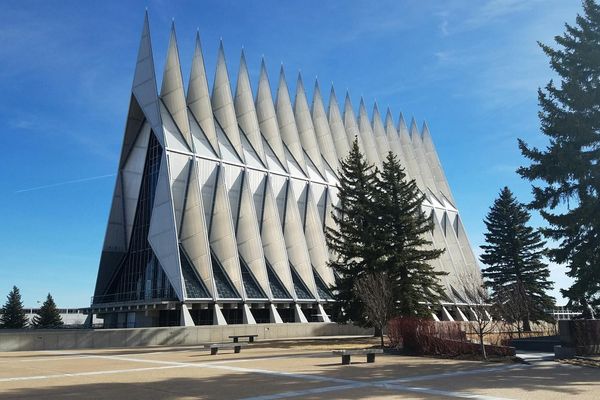 Universal geometric icons for variety of activities